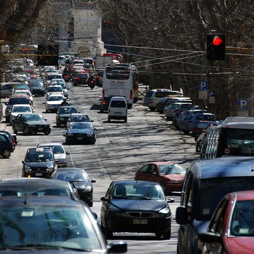 Le denunce di sinistro e i risarcimenti assicurativi per danni da dissesto stradale a Roma